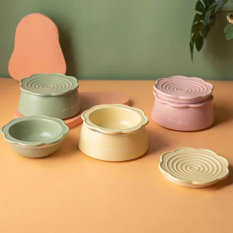 Circular colored pet feeding dish/pet feeding bowl