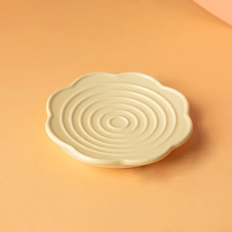Circular colored pet feeding dish/pet feeding bowl