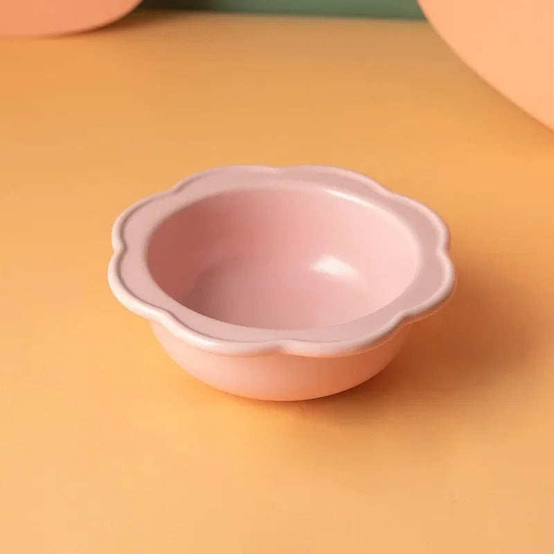Circular colored pet feeding dish/pet feeding bowl