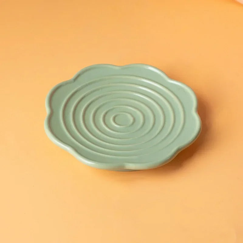 Circular colored pet feeding dish/pet feeding bowl