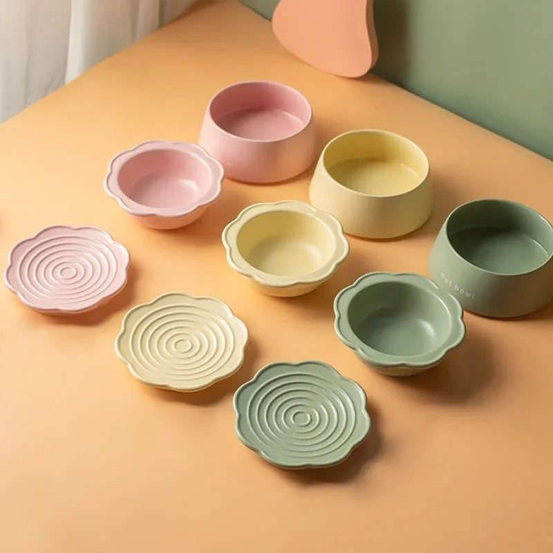 Circular colored pet feeding dish/pet feeding bowl
