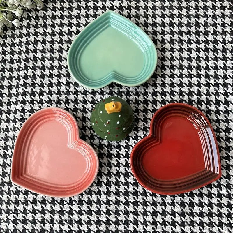 Colorful heart-shaped pet feeding dish