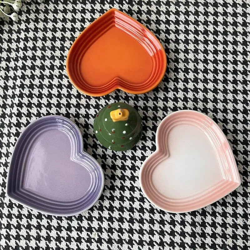 Colorful heart-shaped pet feeding dish