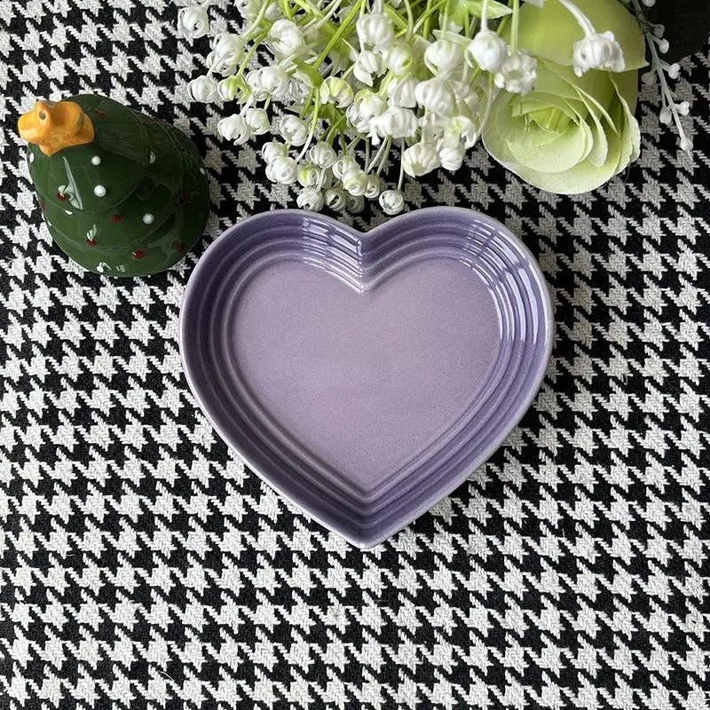 Colorful heart-shaped pet feeding dish