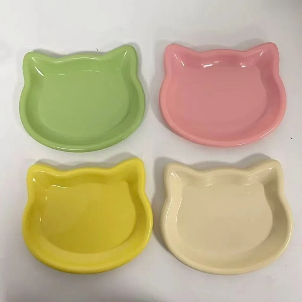 Cat shaped feeding dish