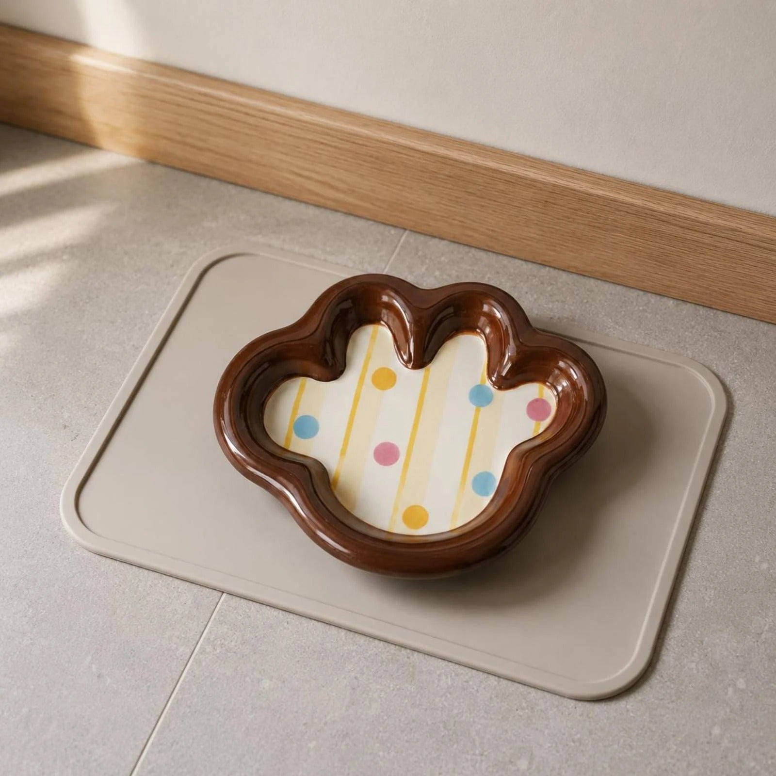 Various shapes of pet feeding bowls